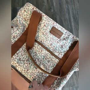 Poppy & Peonies Vintage Floral Voyager